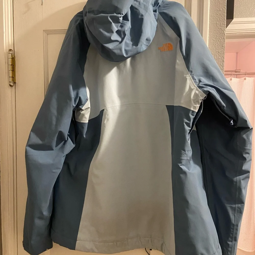 The North Face Blue and Light Blue Jacket - Picture 4 of 7